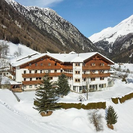 Hotel Kaserhof Valles Extérieur photo